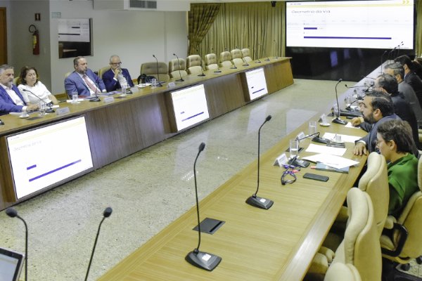 CNT apresenta propostas do setor de transporte e logística para o Governo de Transição
